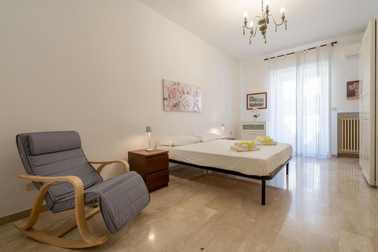 Universita & Stazione Airy Apartment With Parking Bari Zewnętrze zdjęcie