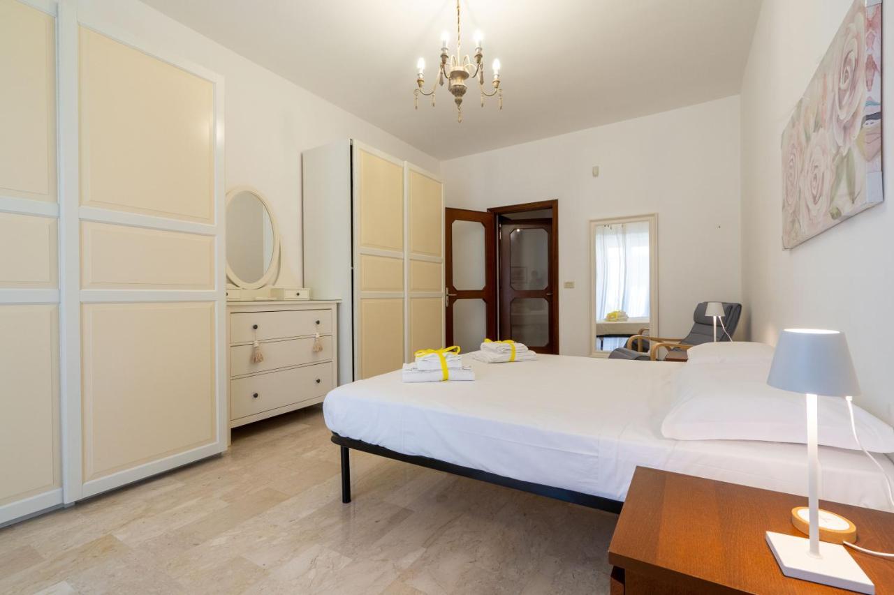 Universita & Stazione Airy Apartment With Parking Bari Zewnętrze zdjęcie
