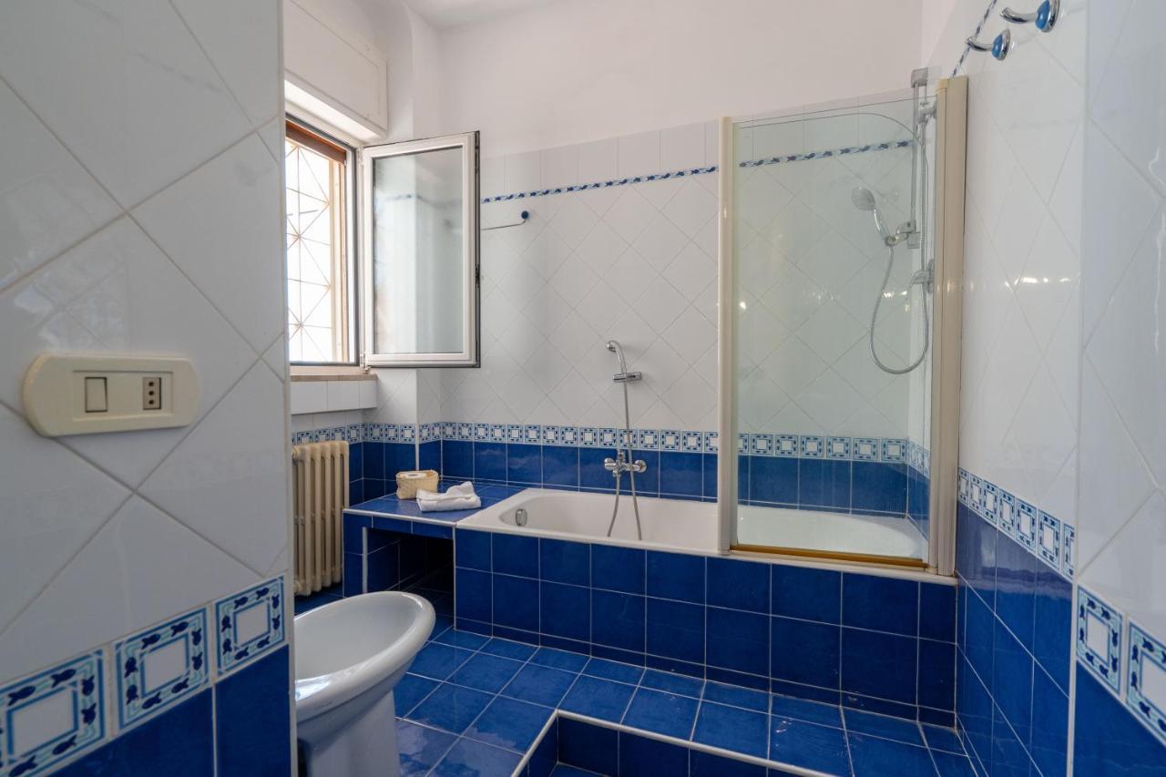 Universita & Stazione Airy Apartment With Parking Bari Zewnętrze zdjęcie