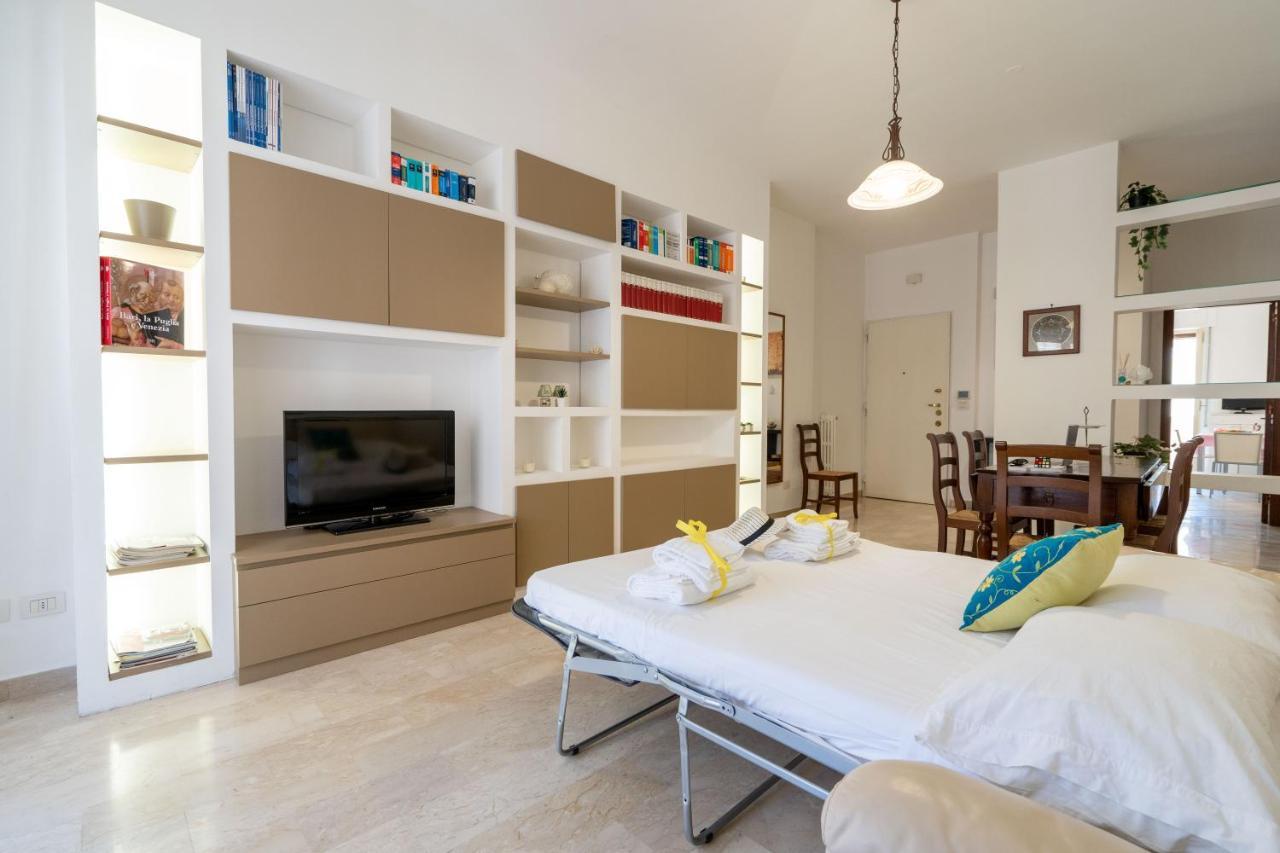 Universita & Stazione Airy Apartment With Parking Bari Zewnętrze zdjęcie