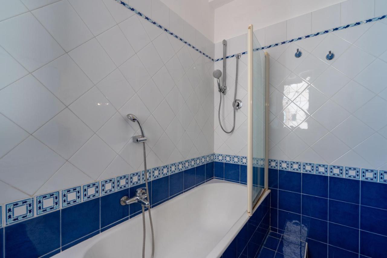 Universita & Stazione Airy Apartment With Parking Bari Zewnętrze zdjęcie